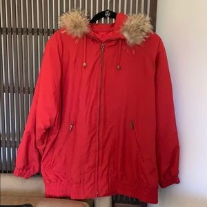 Braun red jacket with raccoon fur trimmed …